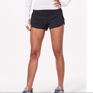 Like new! Speed Up Short 2.5” in Black, size 10